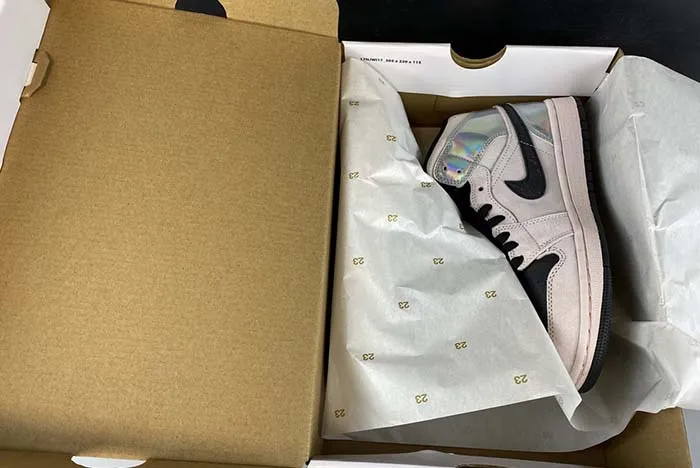 AJ1 AIR JORDAN 1 MID WOMEN BQ6472-602