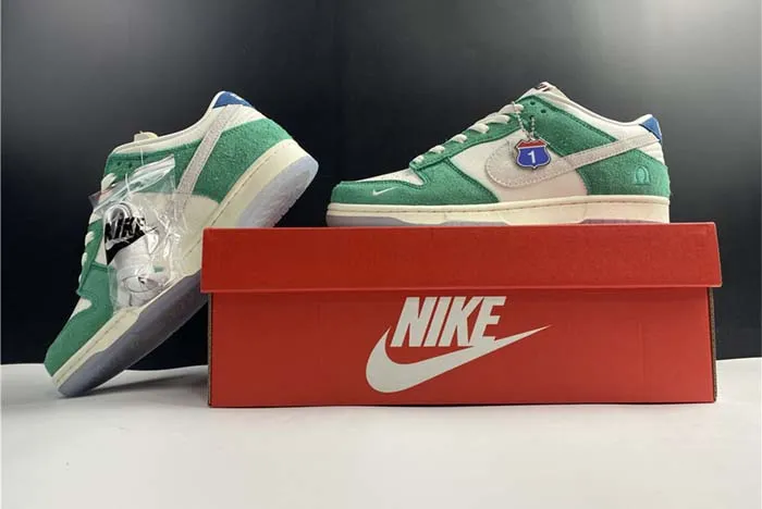 Kasina x Nike Dunk Low Road Sign Neptune Green CZ6501-101