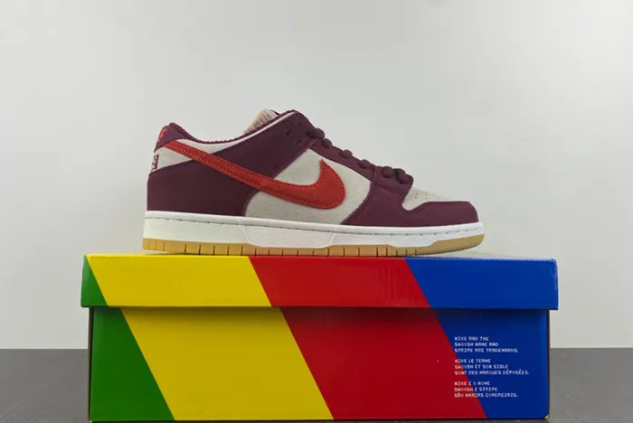Skate Like a Girl x Nike SB0Dunk Low DX4589-600
