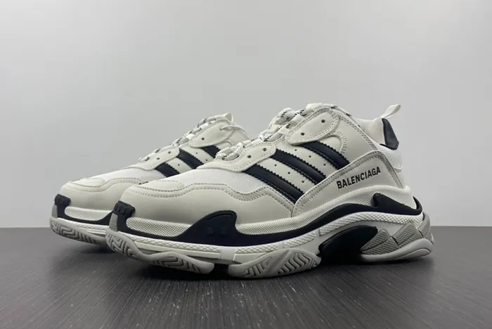 Ba*len*cia*ga triple white black gray