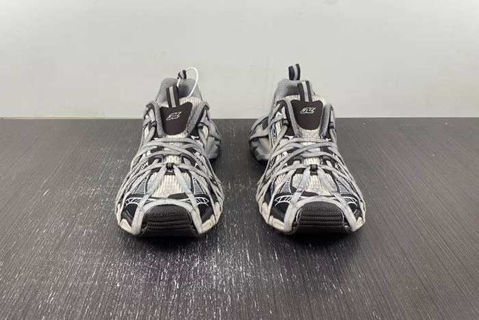 ba*len*cia*ga phanT0m sneaker 778698 w3xll 0525